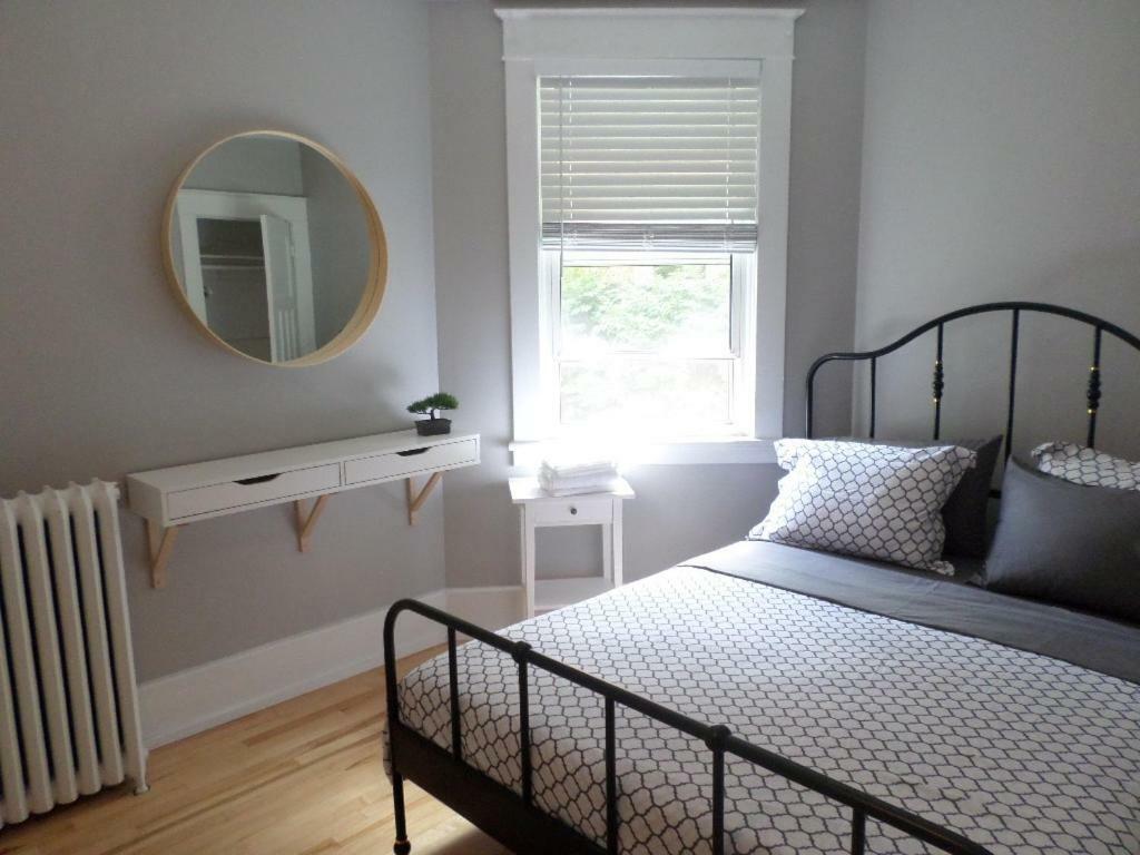 شقة Beautiful, Clean, Quiet 2 Br-In Downtown Ottawa. Parking, Wifi And Netflix Included المظهر الخارجي الصورة