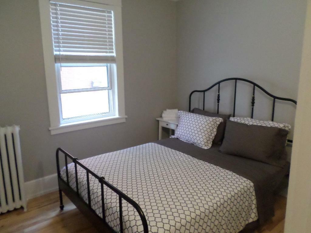 شقة Beautiful, Clean, Quiet 2 Br-In Downtown Ottawa. Parking, Wifi And Netflix Included المظهر الخارجي الصورة